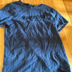 Men’s Navy Blue T-Shirt with embroidered Hollister Logo